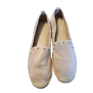 Marc Fisher closed toe studded espadrilles - 7.       J41